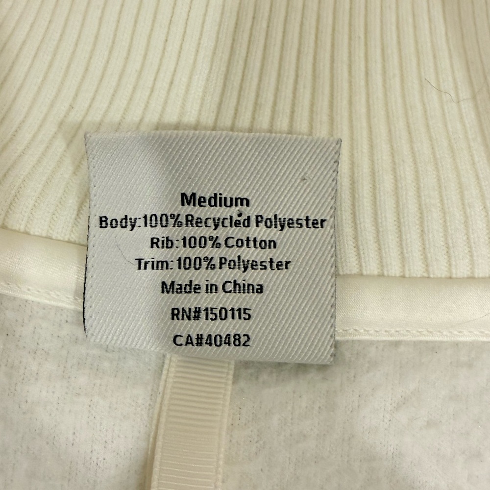 🔥Varley White Logo Pullover Tag Detail Womens Size M NWOT 🔥 - Picture 4 of 7